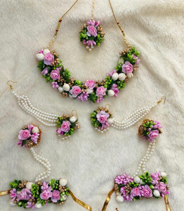 Aadhya floral set