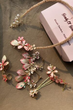 Aster resin jewellery