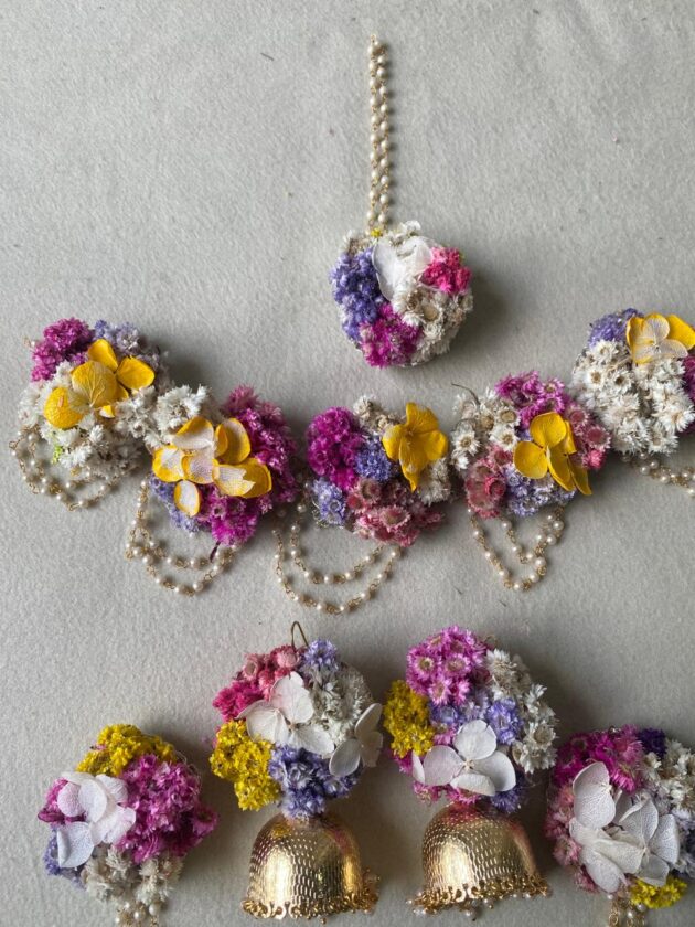 Dry flower jewellery - Image 3