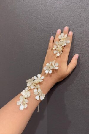Obmyec resin hand harness