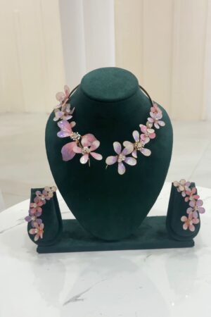 A hasli style resin set